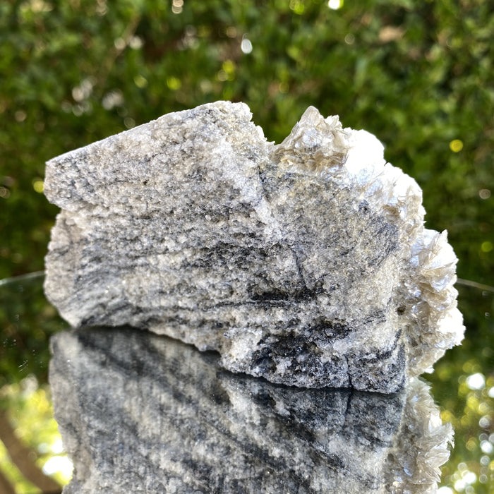 288g 12x7x5cm Orange Scheelite with Silver muscovite from China - Locco Decor
