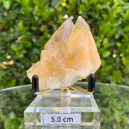 104.0g 7x5x4cm Gold Yellow Honey Calcite from China