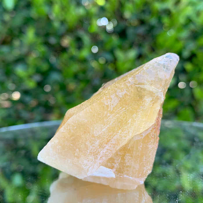 104.0g 7x5x4cm Gold Yellow Honey Calcite from China