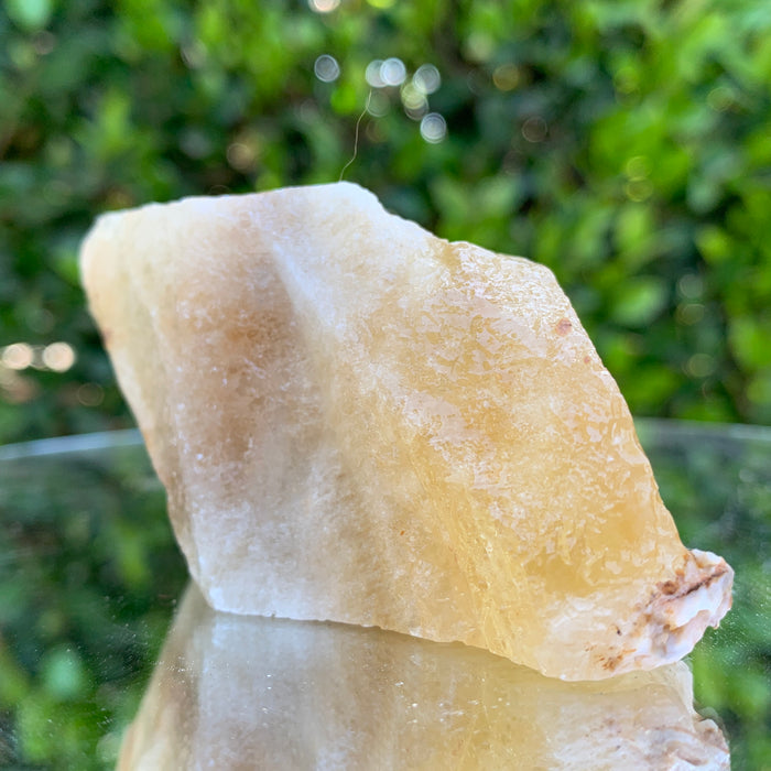 134.0g 9x5x3cm Gold Yellow Honey Calcite from China