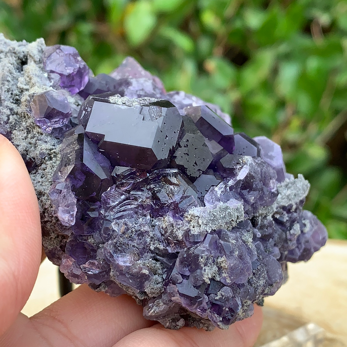 242g 9x7x4cm Purple Tanzanite Fluorite from China