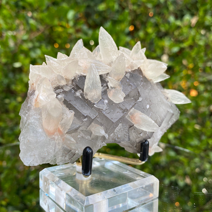 282g 11x7x5cm White Calcite with  Grey Fluorite from Balochistan, Pakistan