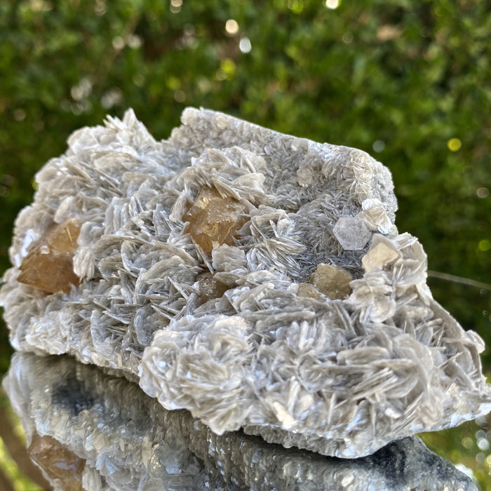 288g 12x7x5cm Orange Scheelite with Silver muscovite from China - Locco Decor