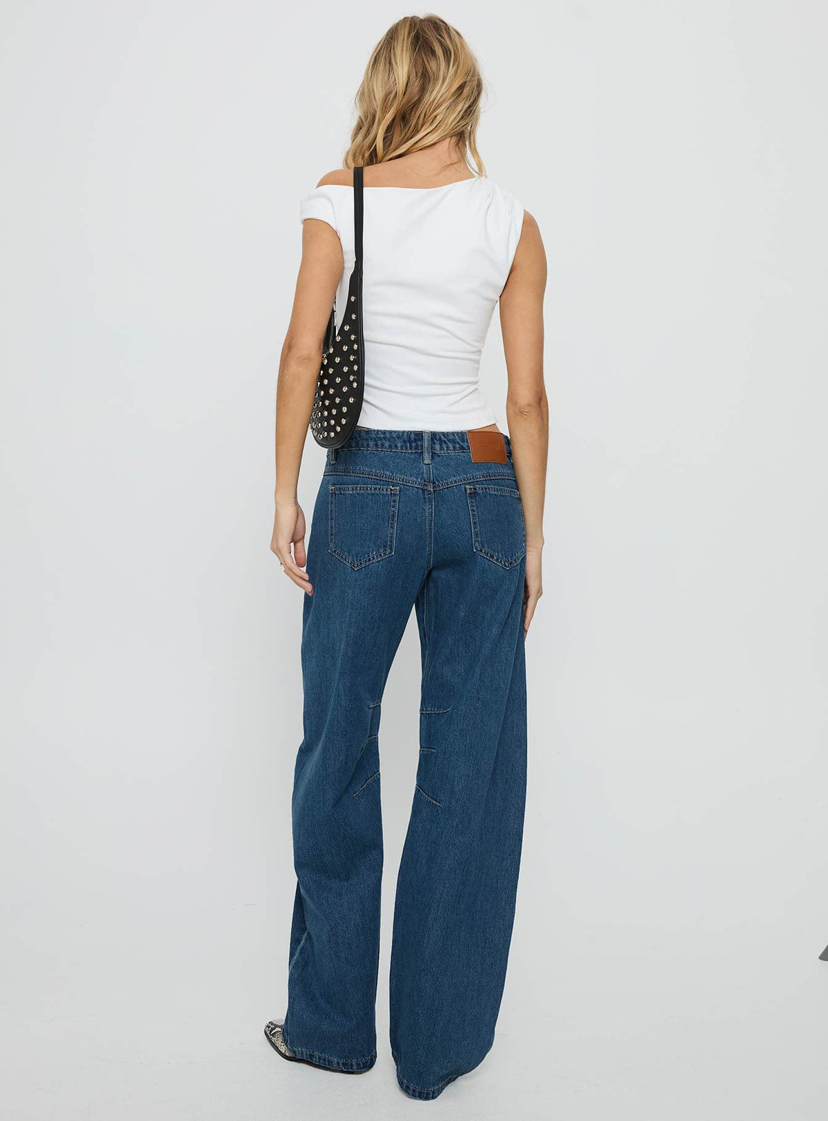 Tippie Low Rise Barrel Leg Jeans Mid Wash