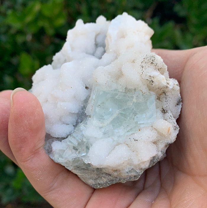 425g 10x8x7cm Purple Manaoshan Fluorite from China