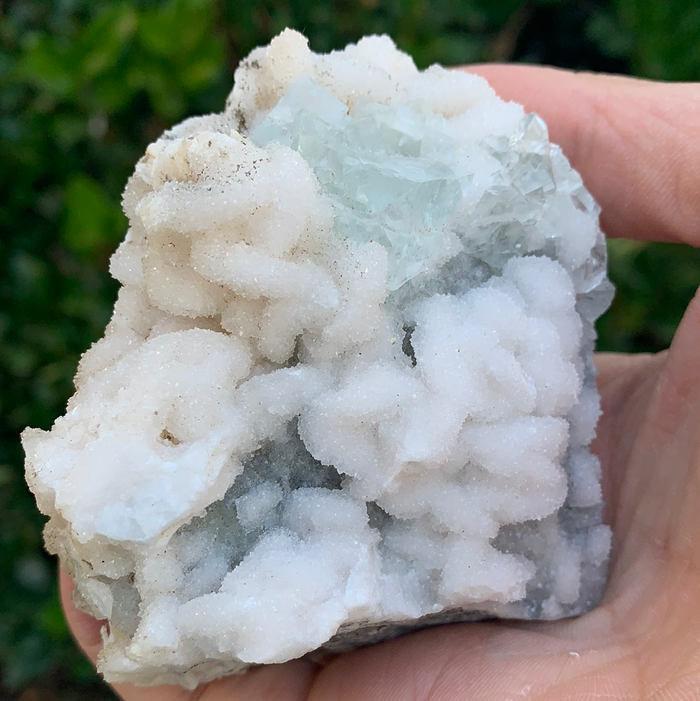 425g 10x8x7cm Purple Manaoshan Fluorite from China
