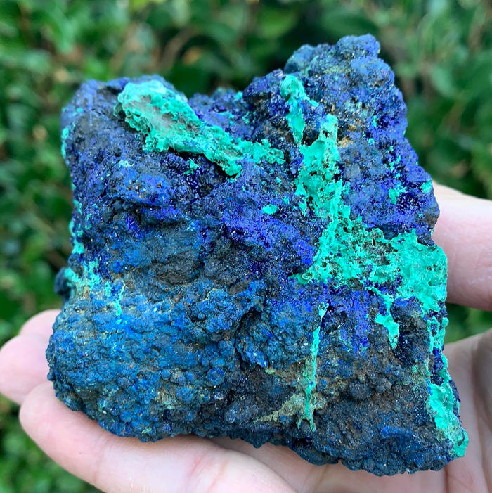 534g 8x7x7cm Blue Azurite from Laos
