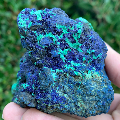 534g 8x7x7cm Blue Azurite from Laos