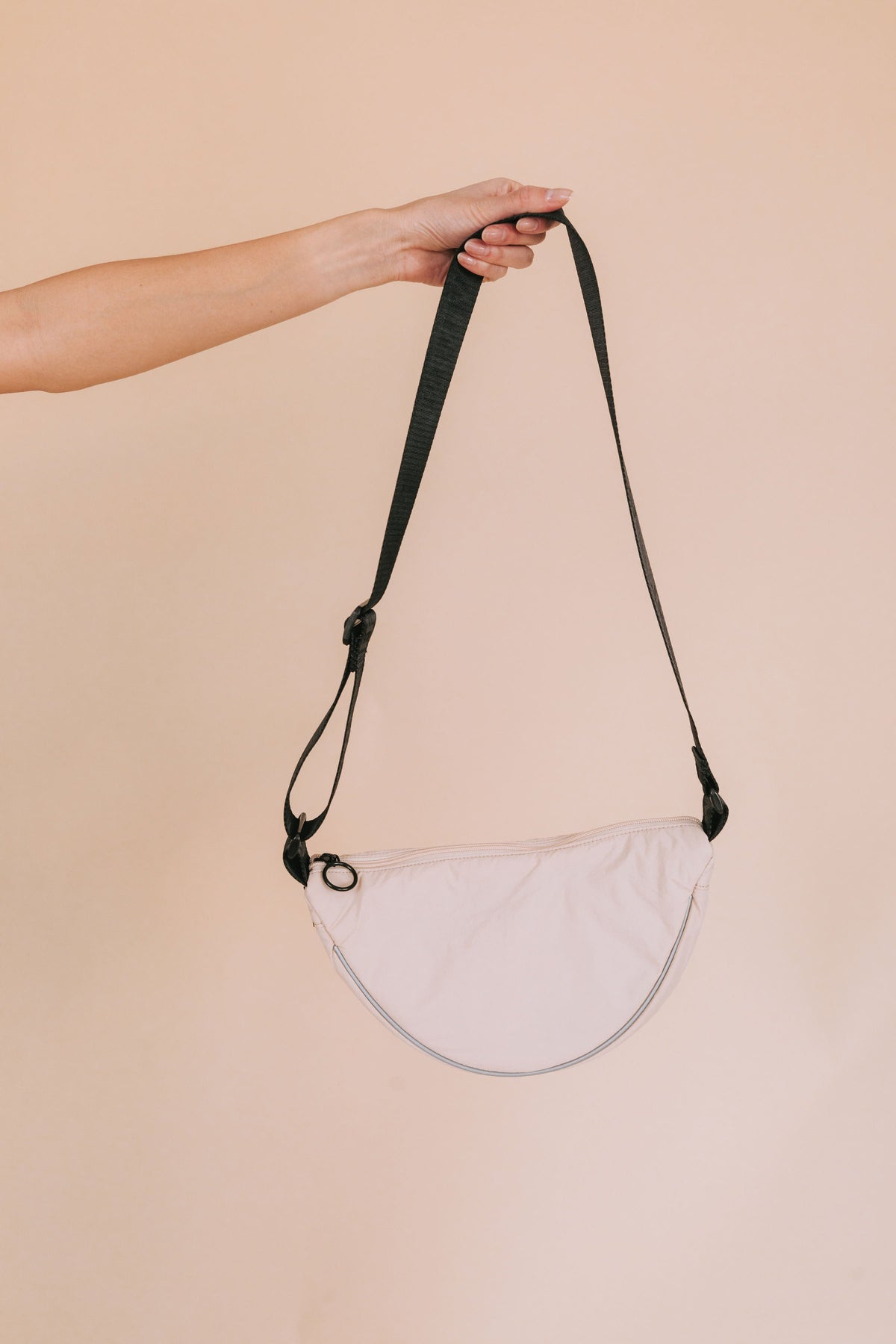 FREE PEOPLE - Bulls Eye Sling Bag