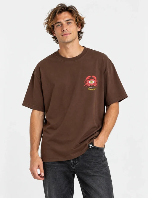 Remera Gotcha Eyecrab Oversize Chocolate — vista principal